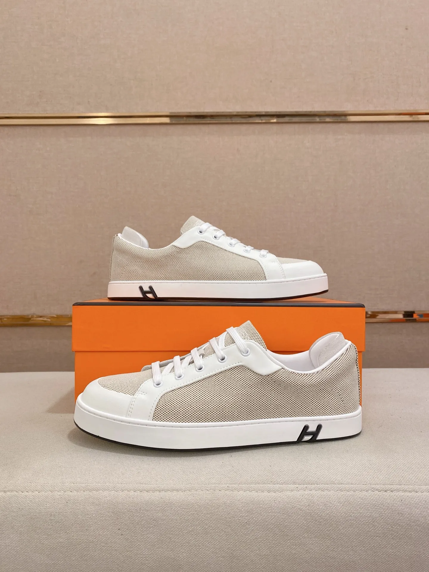 Men's clothing and shoes💰: 442💰《HERMES》【Classic original single version】Hermès; top 🔝purchase agent🔍🔍men's latest 🇺🇸 counter sales simultaneously, imported from Italy original ▲▲cowhide ▲▲ (high-end, nobility, class) ) Exquisite workmanship (Italian 🇮🇹 imported water-dyed 🐂 cowhide lining) sole: original sole provided by the original factory, ⚠️exclusive double-layer activity·TPR·rubber·combined molded outsole; super comfortable·wear-resistant·non-slip·environmental protection The real thing is more beautiful if you take the real thing (high quality, follow the order). You can enter and exit the counter at will * Number of yards: 38-44 (45 can be customized and cannot be returned or exchanged)